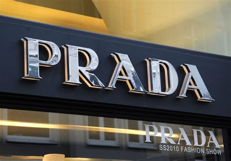 Магазин Prada .